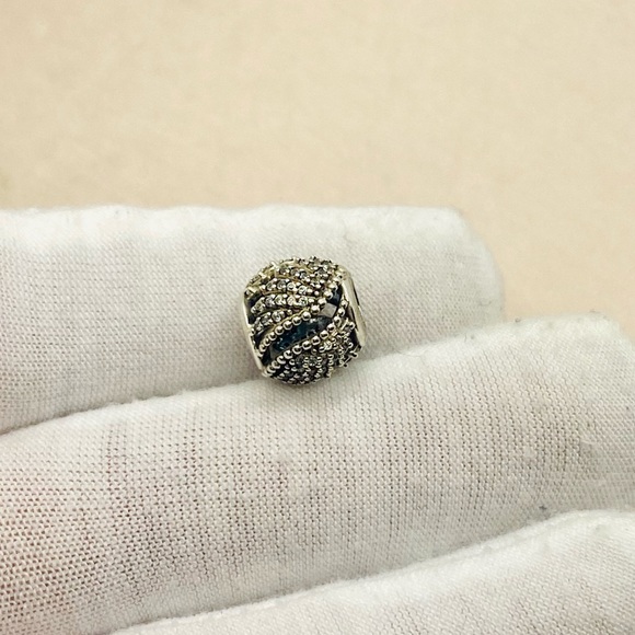 EUC Pandora 791749CZ Sterling Silver Majestic Feathers Openwork Charm w/ CZ's - Picture 5 of 11